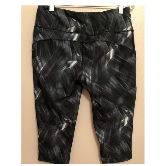 MPG WOMENS SIZE MEDIUM GREEN PATTERNED HI RISE CROPPED LEGGINGS - Picture 3 of 4